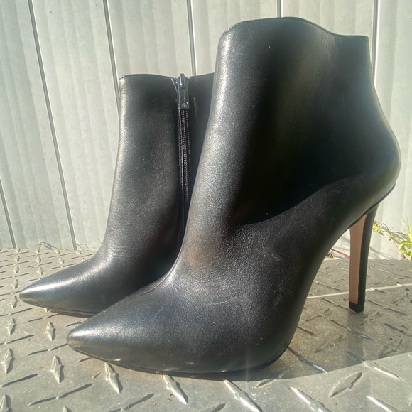 Jessica Simpson Shoes - 🐈‍⬛ Jessica Simpson black leather Perci Bootie size 9 🐈‍⬛